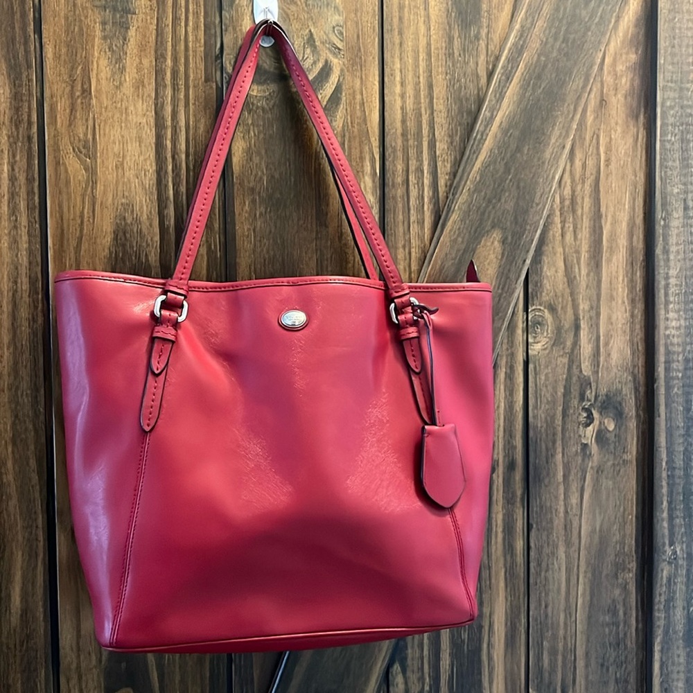 Red Coach Shoulder Handbag